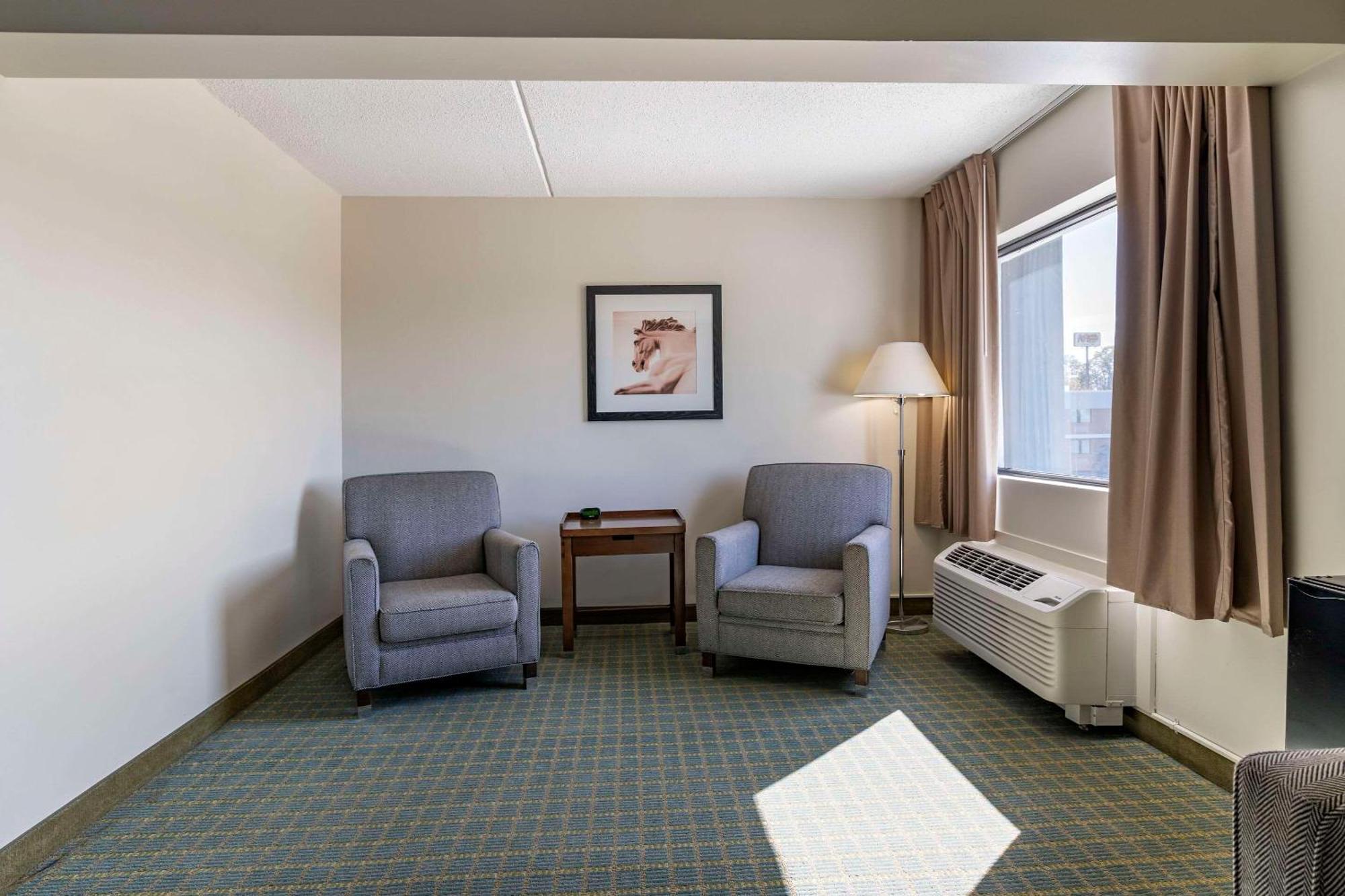 Inn Quality -horse Park 4*