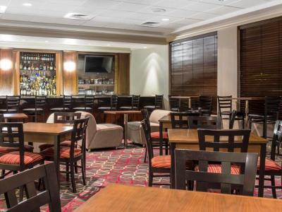 Quality -horse Park Inn 4*